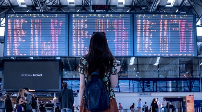 De verborgen kosten van budgetvliegtickets: waar moet je op letten?